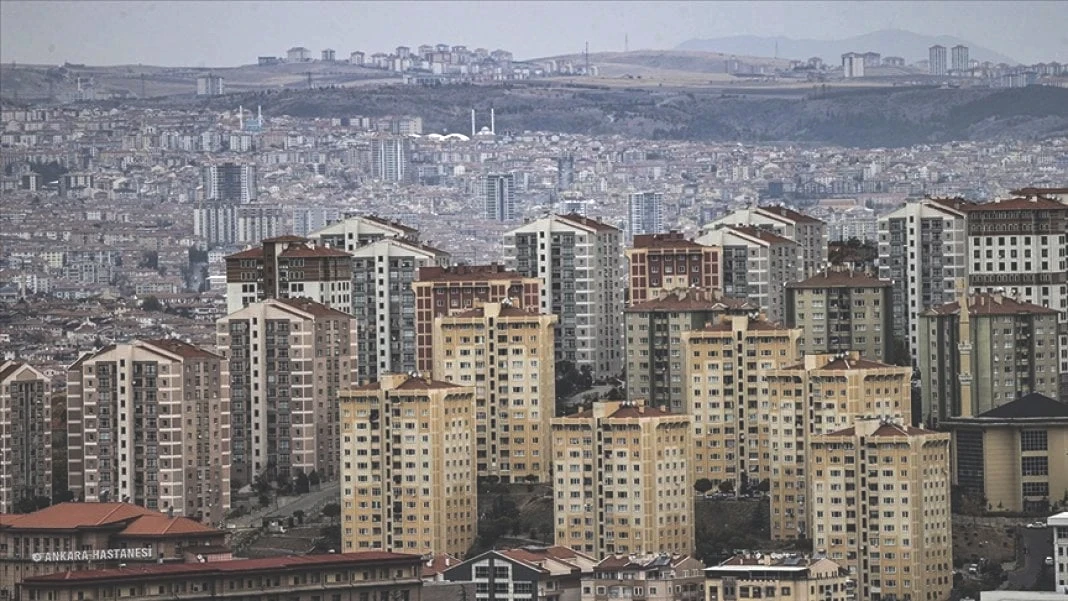faiz-beklentisi-konut-piyasasini-hareketlendirdi-gozler-yilin-son-ceyreginde-fiyatlar-yeniden-yukselebilir-1.jpg