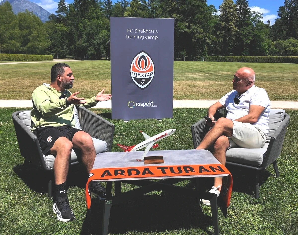 arda-turan-mehmet-arslan-2.jpg